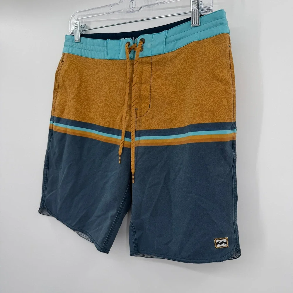 Billabong Lo Tides Fifty50 Board Shorts Mens 30 Blue Yellow Paisley Swim Trunks